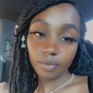 Meet your Posher, Briannah